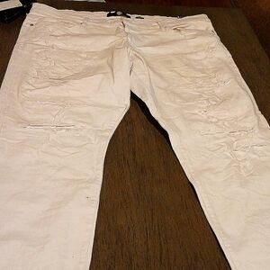 Men white stylish white jeans!